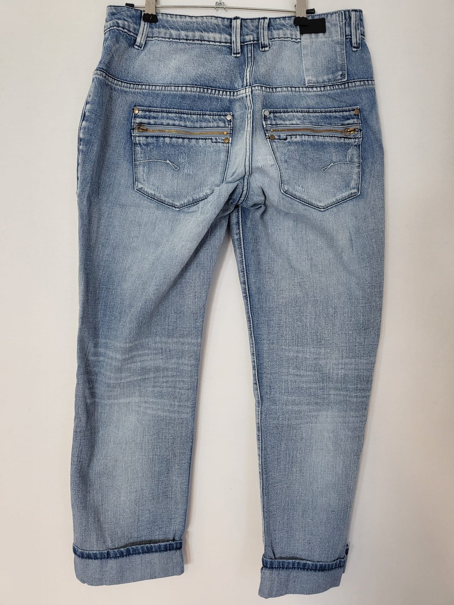 Flamingo Jeans Gr M Grau 042 & Hellblau 052 verwaschen, leichte cutouts, Reisverschluss am Gesäß