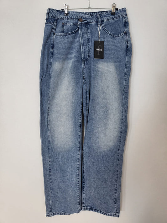 Flamingo Jeans mit weitem Bein, versetzter Knopf Gr M 023