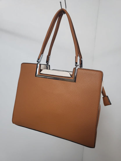 👜 Stylische Handtasche mit Chromelementen – edel, modern & perfekt für jeden Anlass