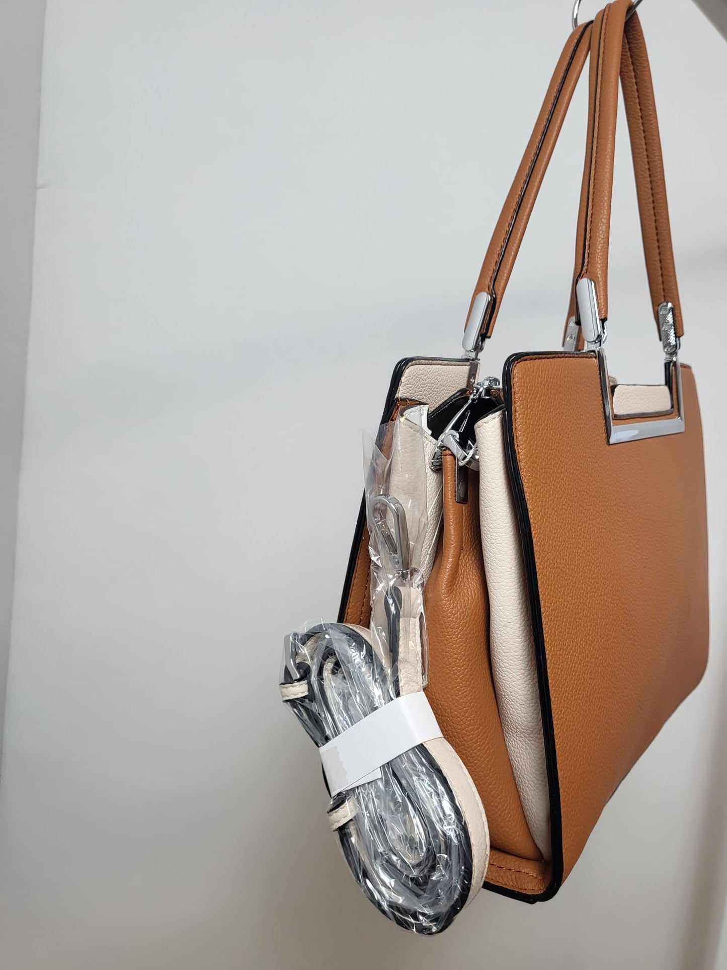 👜 Stylische Handtasche mit Chromelementen – edel, modern & perfekt für jeden Anlass