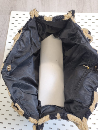 Leo Teddy Tasche – Stylisch, flauschig & absolut im Trend