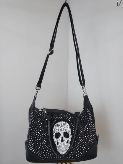 🖤 Rockige Handtasche mit Totenkopf-Design & Nietenoptik
