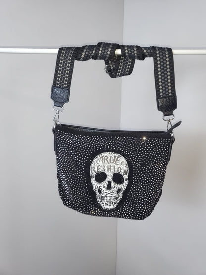 💀 Skull-Handtasche mit Totenkopf & Nietenoptik – True Fashion Statement