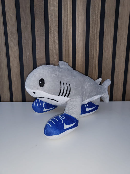 🌊🐟 Plüsch-Hai „Sneaker Shark“ – der sportlichste Kuschelfreund aller Zeiten!