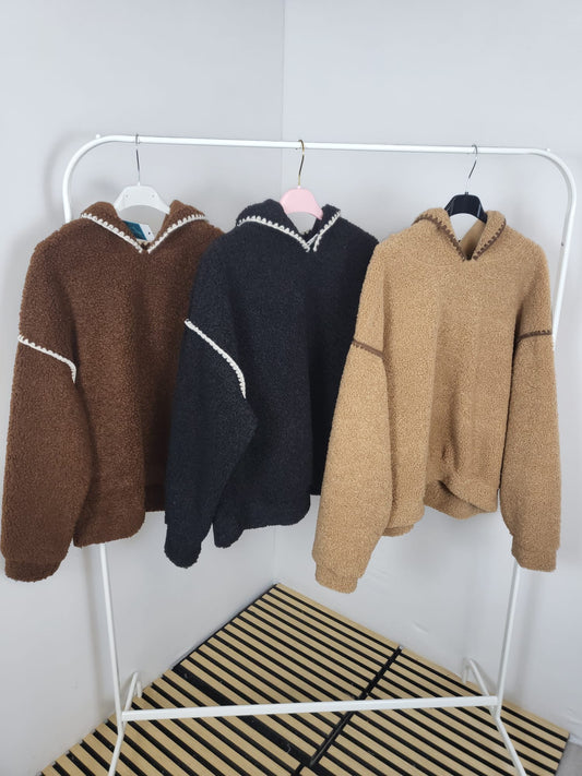 🧸 Kuscheliger Teddy-Hoodie mit Ziernähten