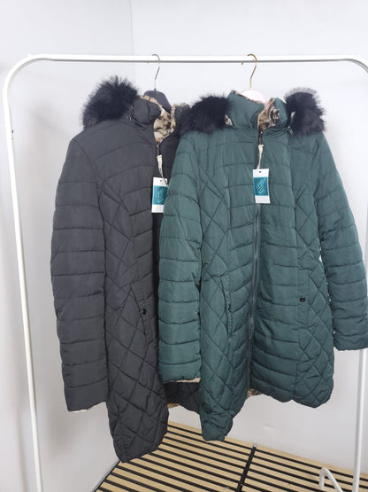 Warme, kuschelige Wendejacke mit abnehmbarer Kapuze