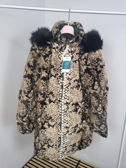 Warme, kuschelige Wendejacke mit abnehmbarer Kapuze