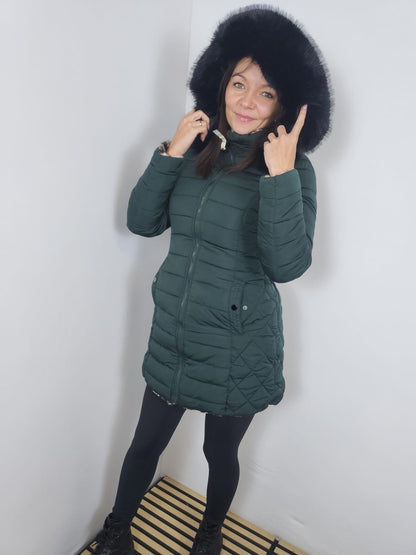 Warme, kuschelige Wendejacke mit abnehmbarer Kapuze