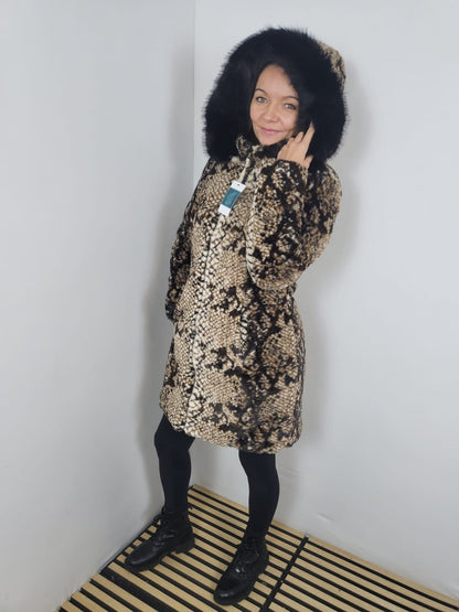 Warme, kuschelige Wendejacke mit abnehmbarer Kapuze