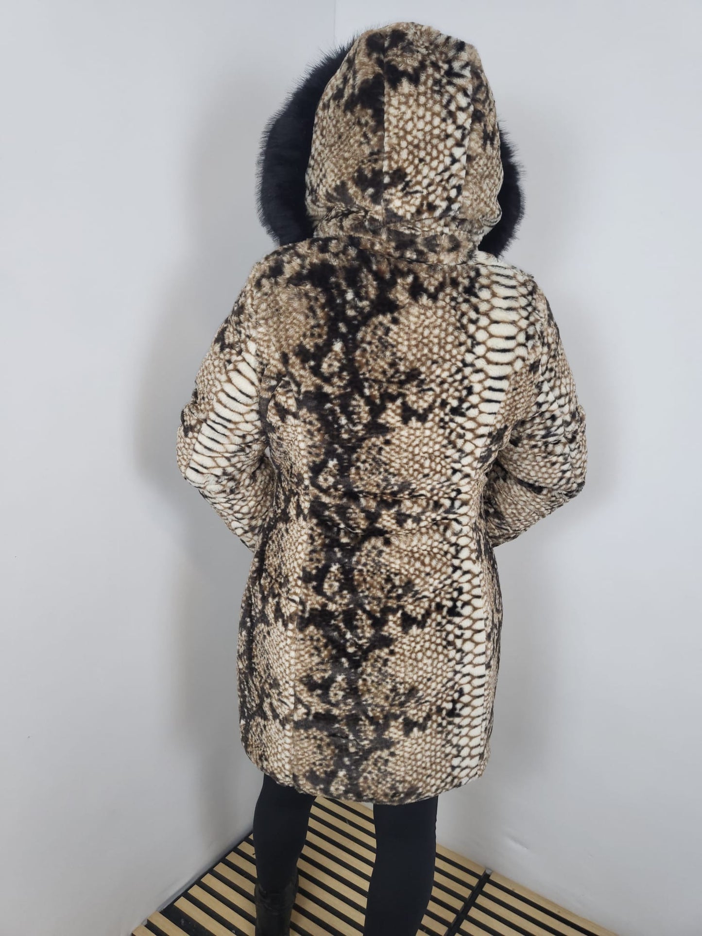 Warme, kuschelige Wendejacke mit abnehmbarer Kapuze