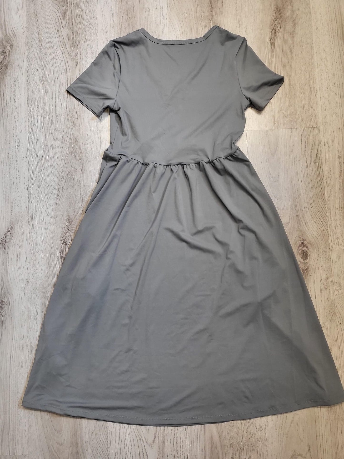 Halara Schönes Basic Kleid, V Auschnitt Gr M mit Taschen, Grau 068