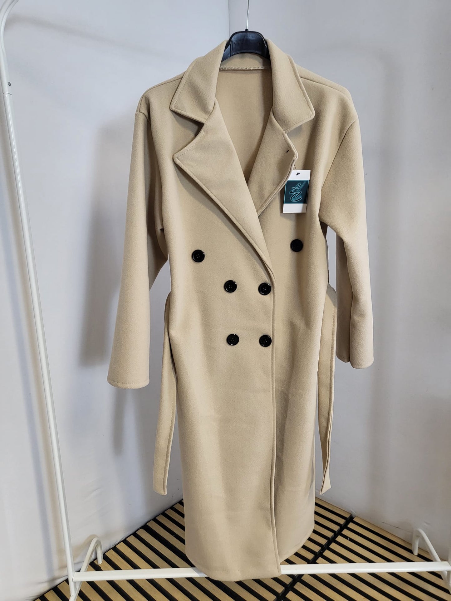 🤍 Eleganter Mantel im klassischen Doppelreiher-Stil 🤍
