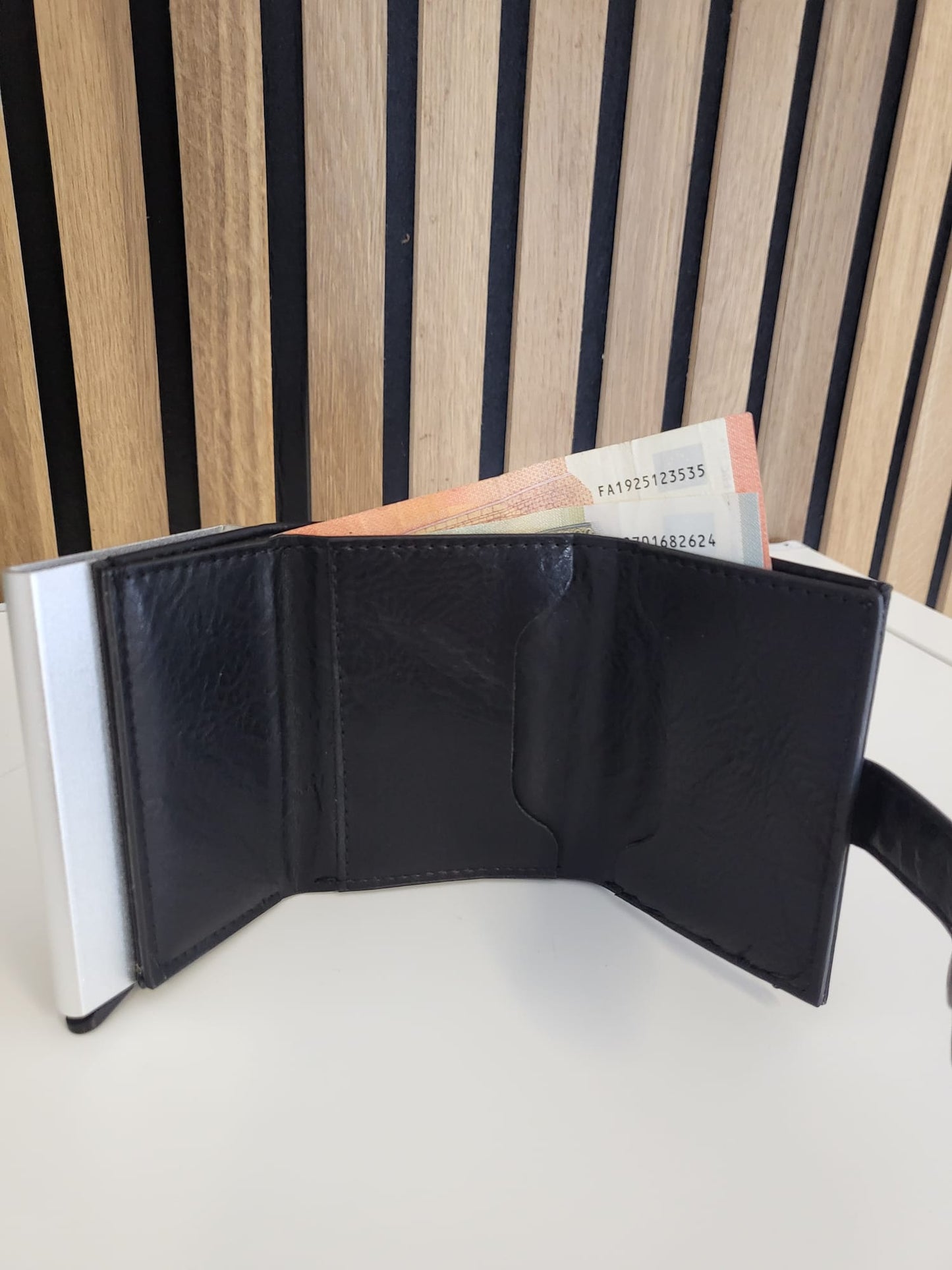 Kartenportemonnaie für Herren & Damen – Ultra Slim Leicht