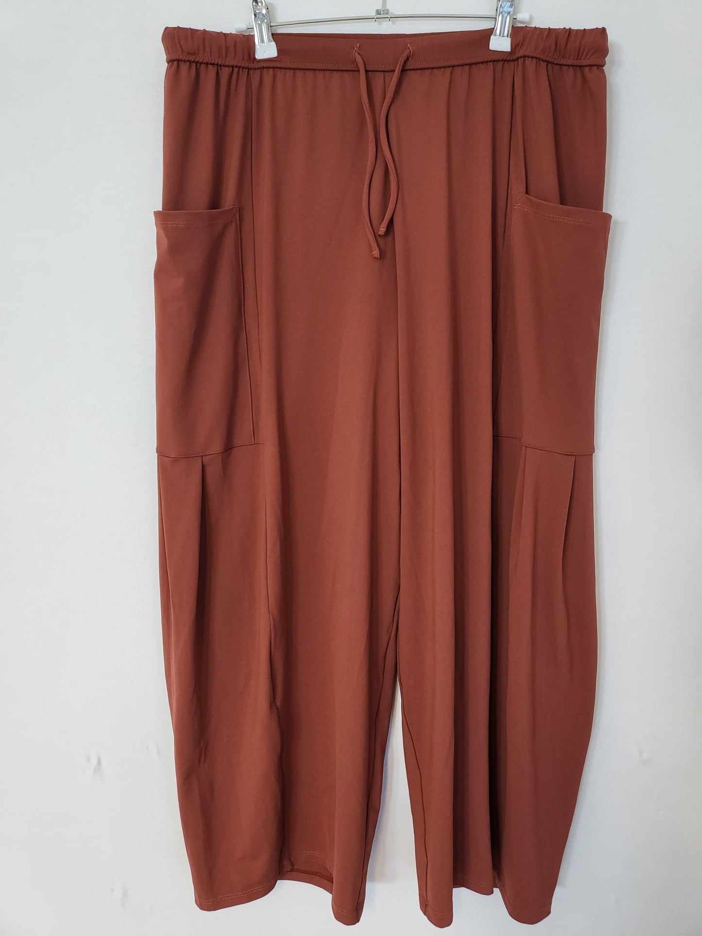 Halara Gr M Petiet  Lässige Hose Trerakotta mit Gummibund 041