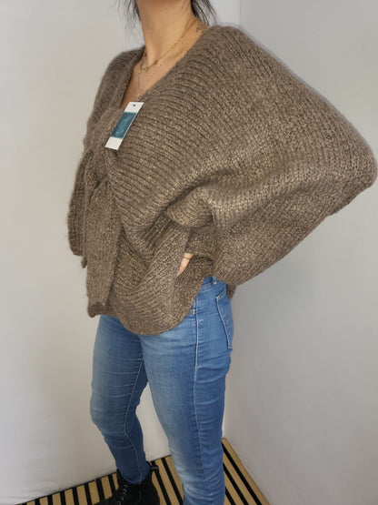 🎀 Kuscheliger Strickpullover mit Schleife – Femininer Hingucker