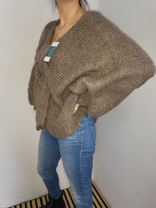 🎀 Kuscheliger Strickpullover mit Schleife – Femininer Hingucker